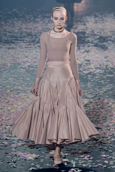 Look 11